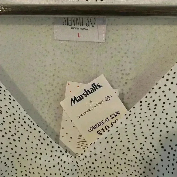 New with Tags Sienna Sky Flowy Dress - Size Large - Picture 4 of 6